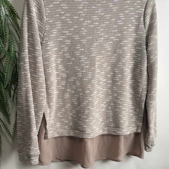 Doe & Rae Textured Beige Sweater - Picture 9 of 10